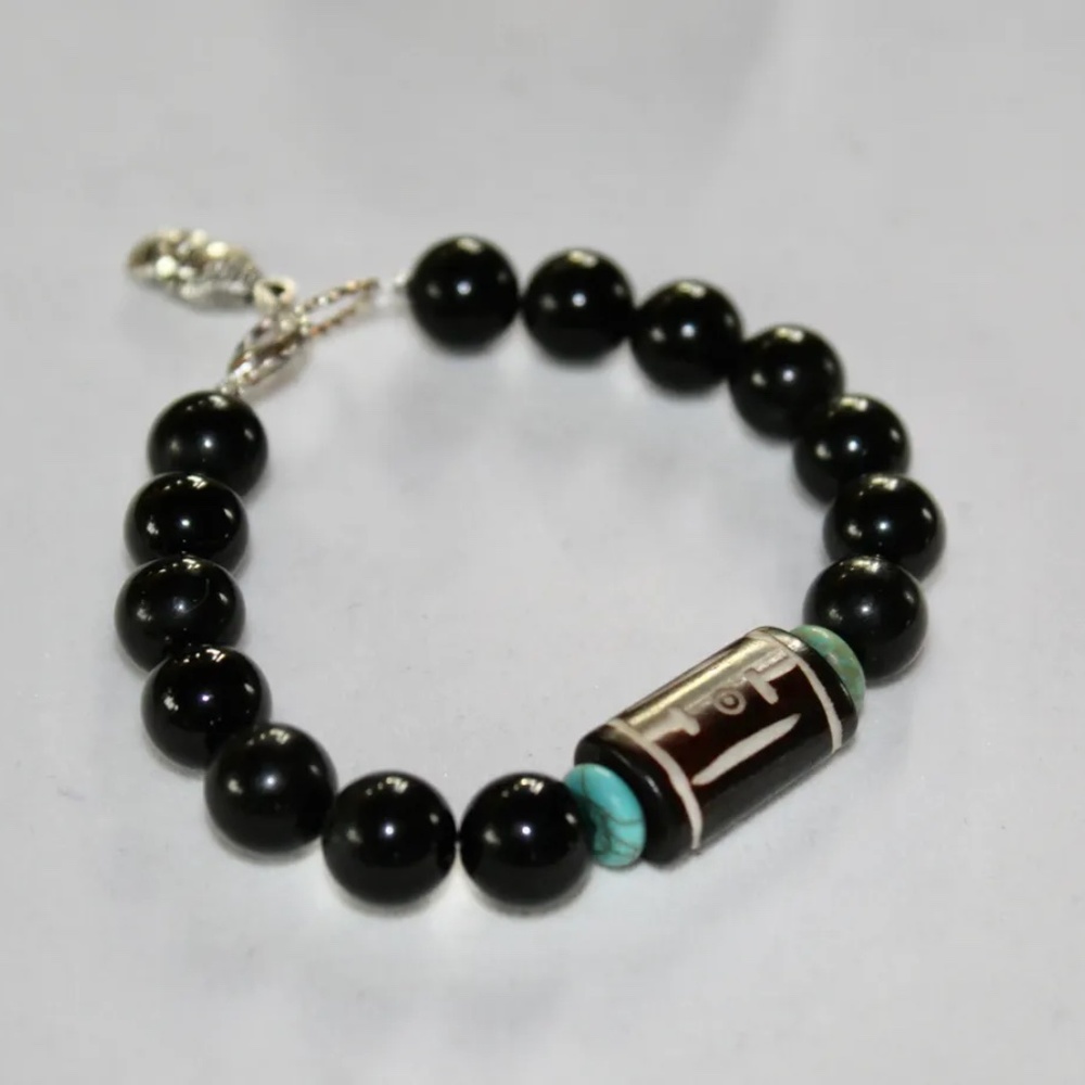 Black Onyx Beaded Bracelet, 7-1/2 inches.